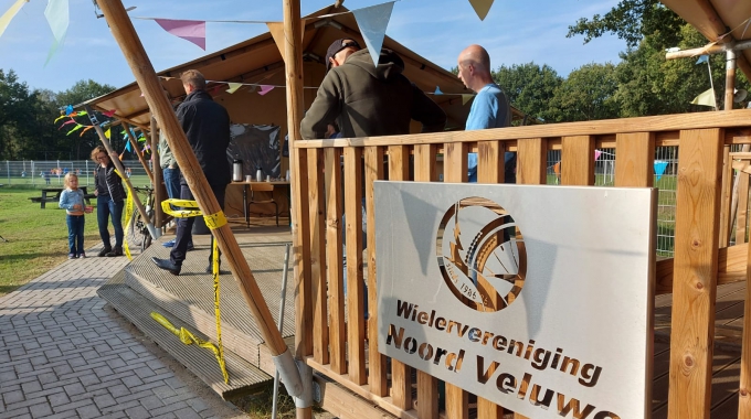 Prachtige lodges Wielervereniging Noord Veluwe geopend